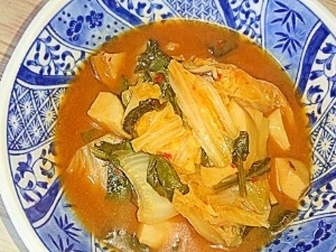 キムチ鍋の素でほうれん草・エリンギ・白菜のピリ辛煮